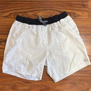 BURLEBO Athletic Shorts in White with Black Dots